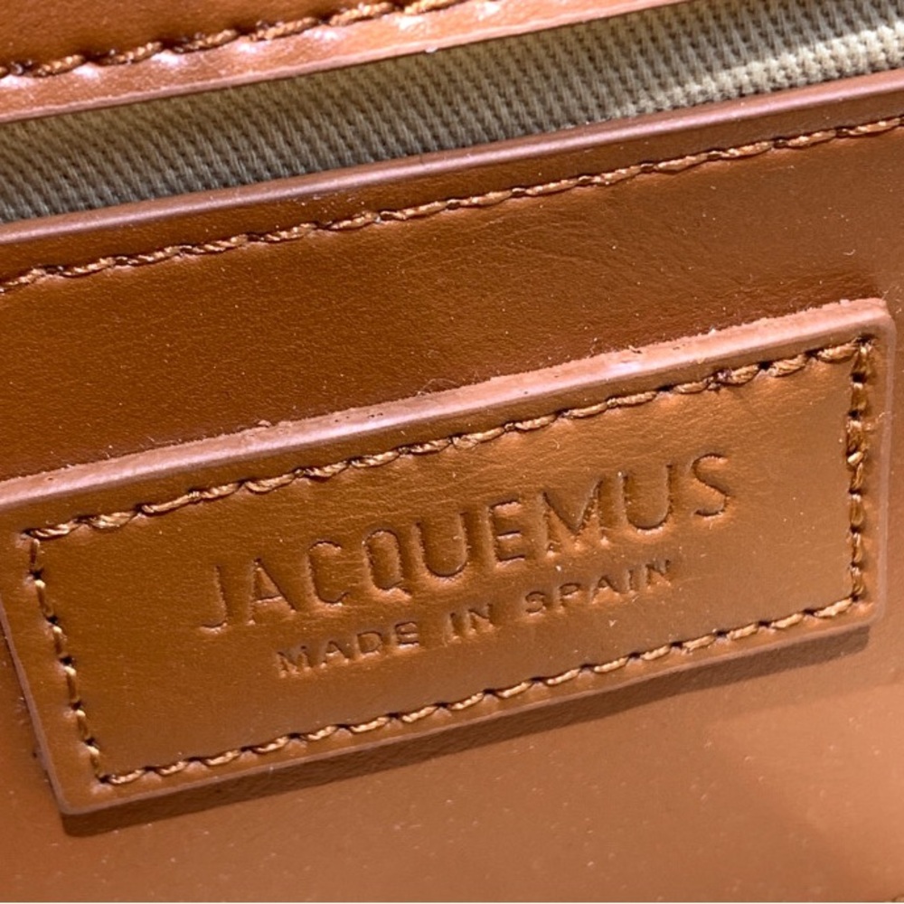 Jacquemus Tan Leather Shoulder Bag with Gold Logo - Picture 9 of 9